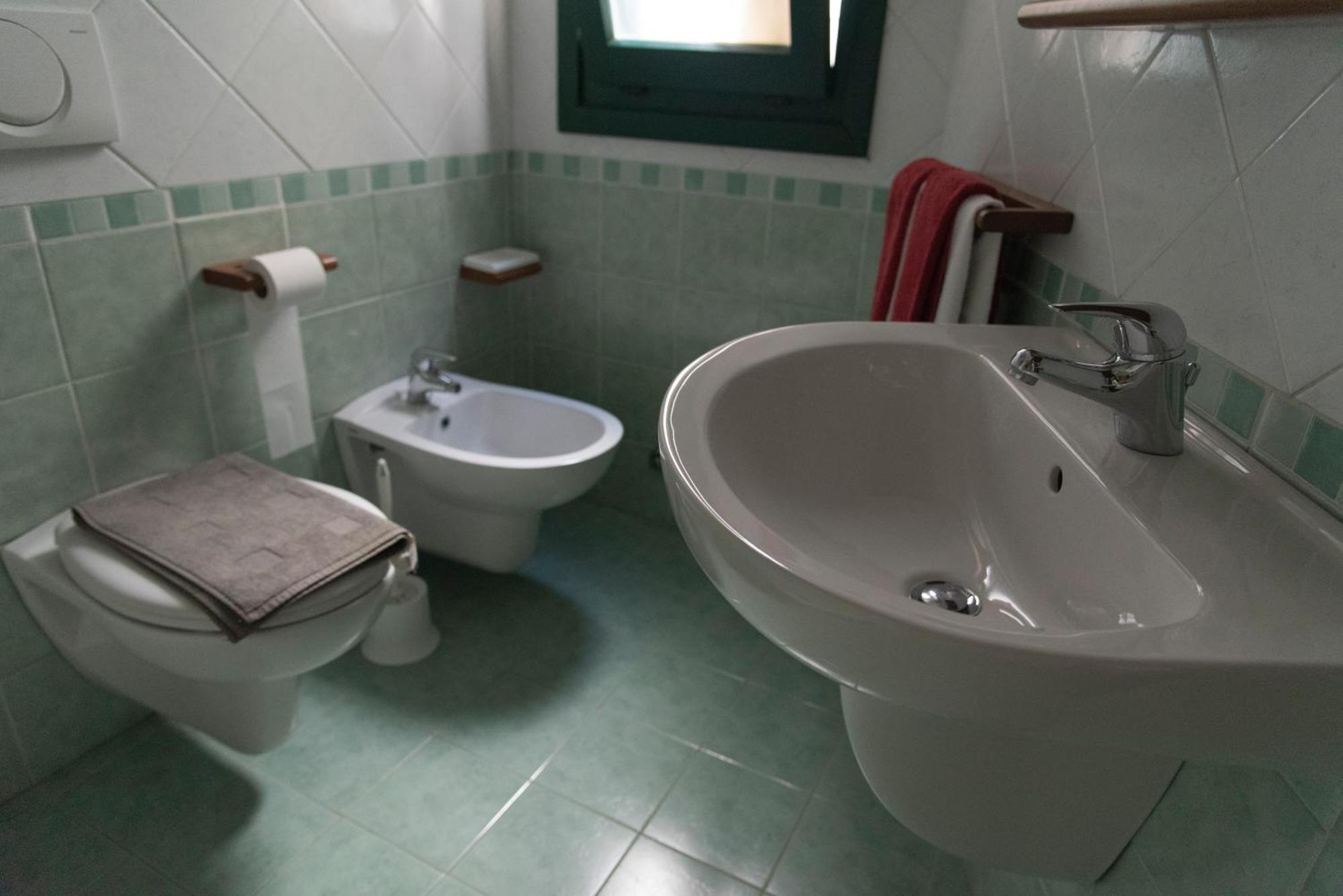 Appartamento Trilocale Vista Piscina Baja Cerdeña Exterior foto